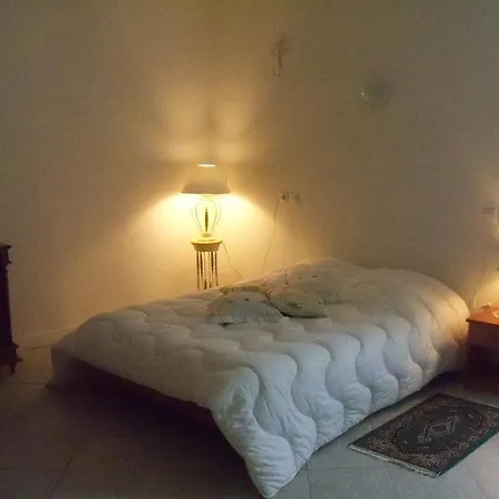 Chambres D'hotes L'annexe Alojamento de Acomodação e Pequeno-almoço *