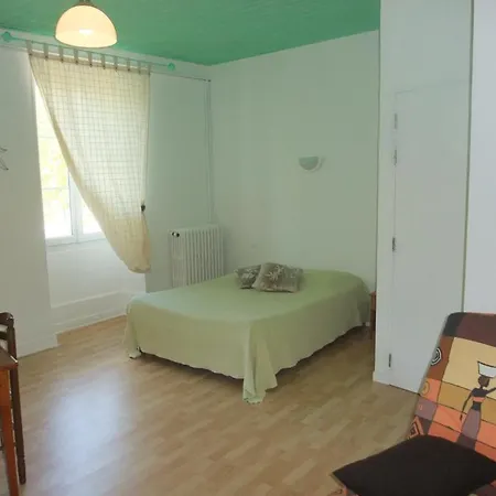 Chambres D'hotes L'annexe Alojamento de Acomodação e Pequeno-almoço *